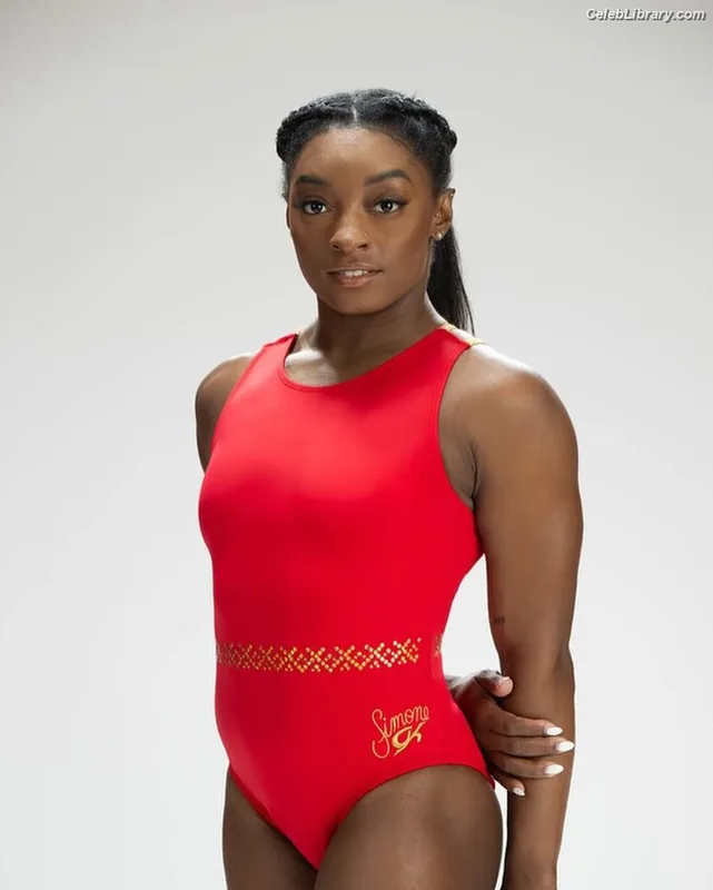 Simone Biles photo 21 of 260
