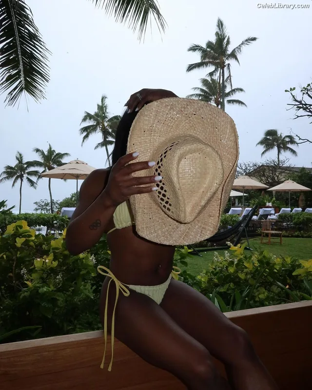 Simone Biles photo 14 of 260