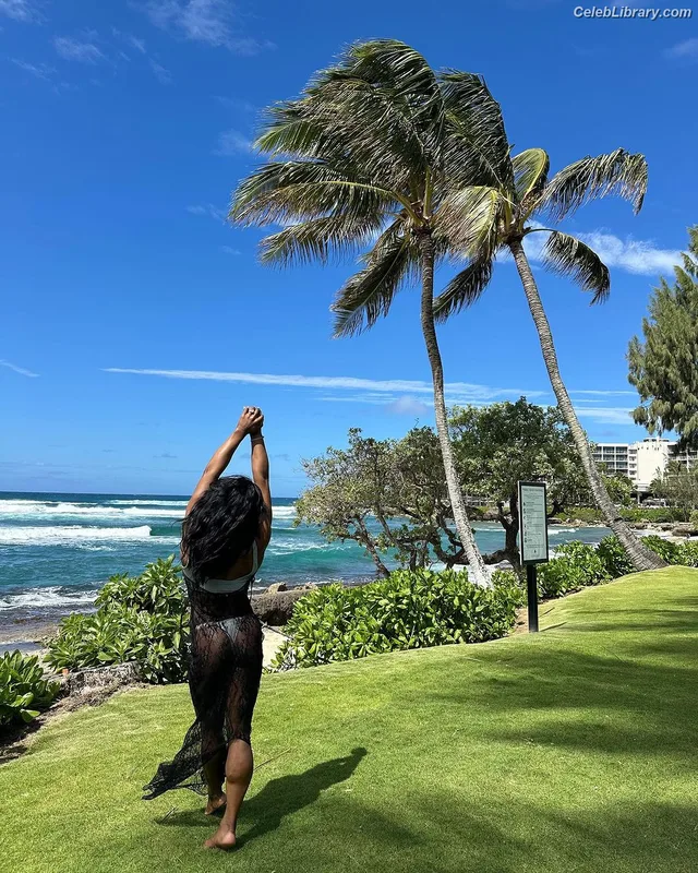 Simone Biles photo 16 of 260