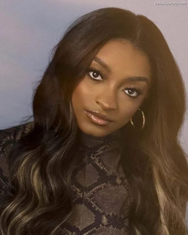 Simone Biles photo 20 of 260