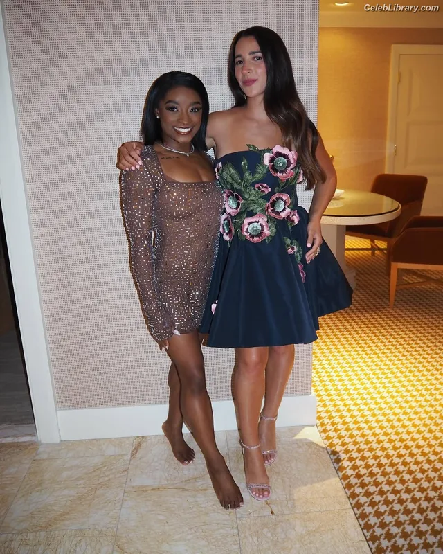Simone Biles photo 2 of 260
