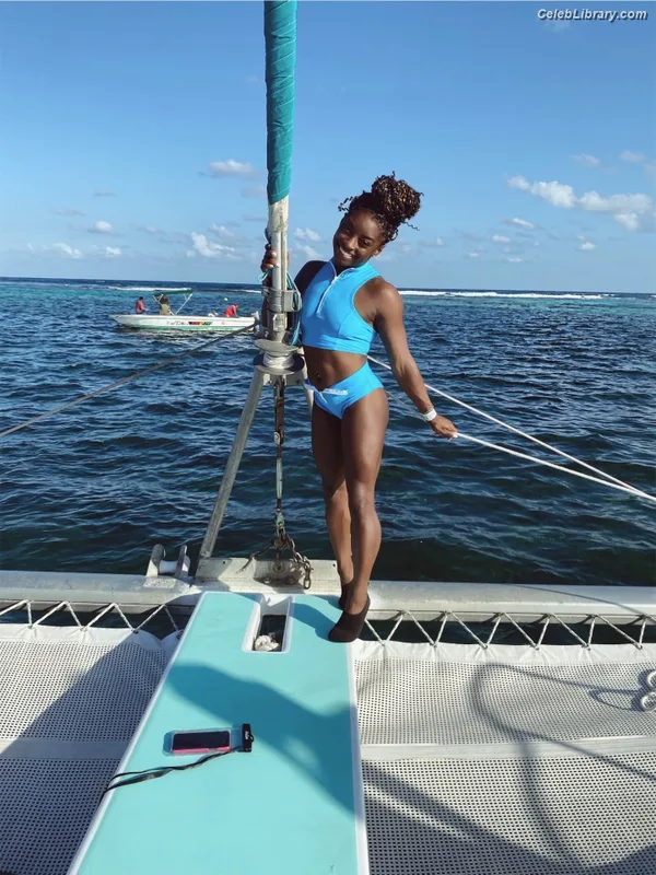Simone Biles photo 2 of 260