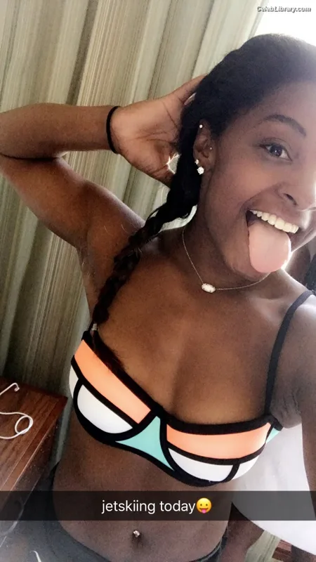 Simone Biles photo 7 of 260