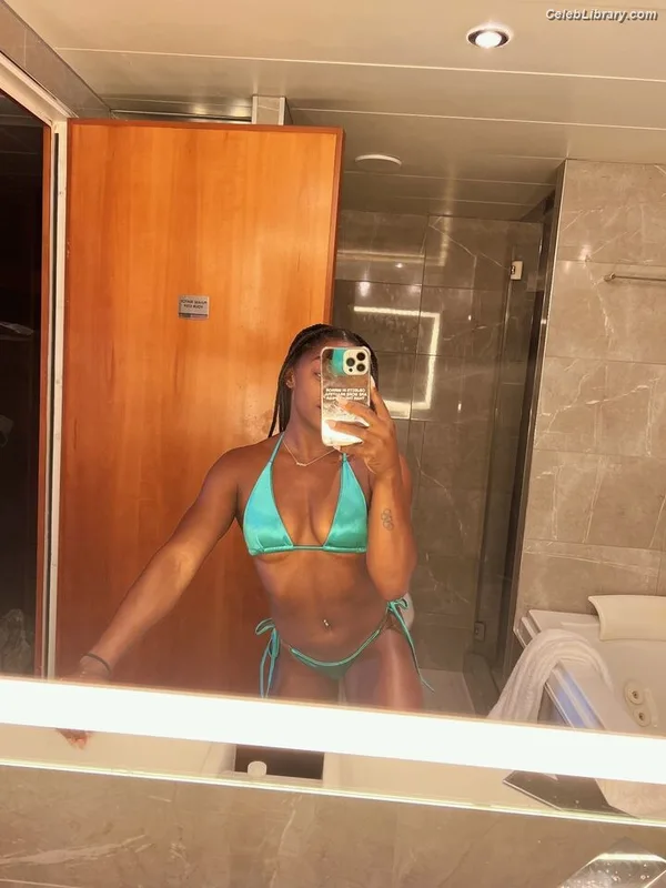 Simone Biles photo 13 of 260