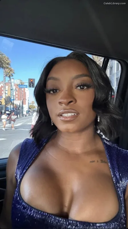 Simone Biles photo 18 of 260