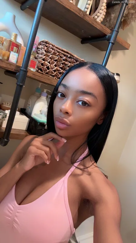 Skai Jackson photo 9 of 274