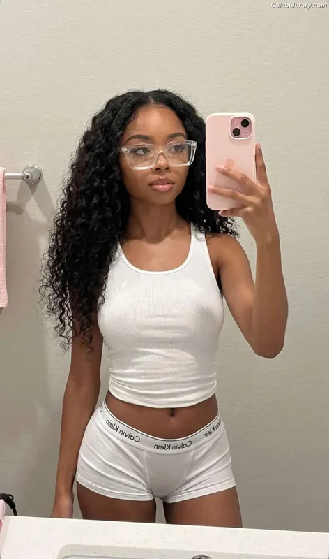 Skai Jackson photo 16 of 274
