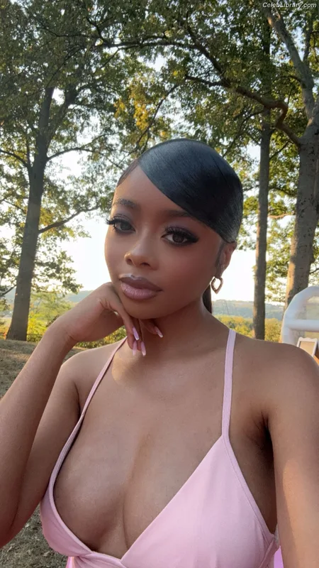 Skai Jackson photo 3 of 274