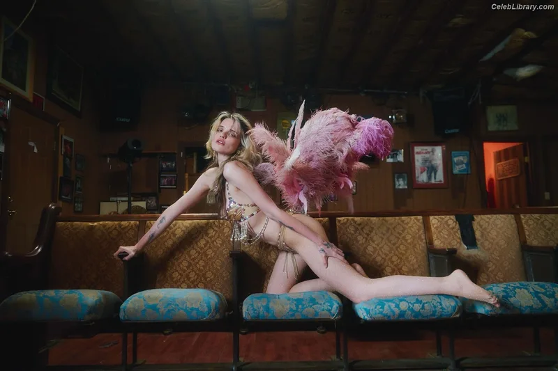Sky Ferreira photo 16 of 35