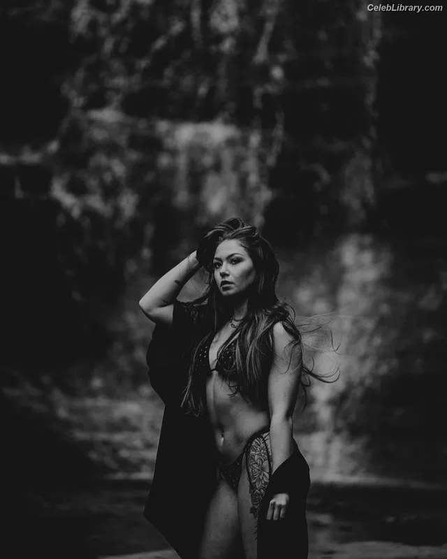 Skye Blue photo 4 of 1133