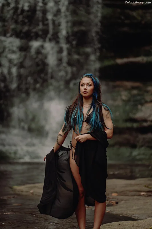 Skye Blue photo 1 of 1133