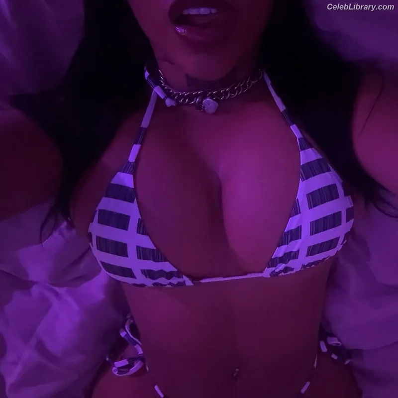Skye Morales photo 1 of 34