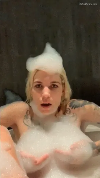 Skylar Grey photo 4 of 98