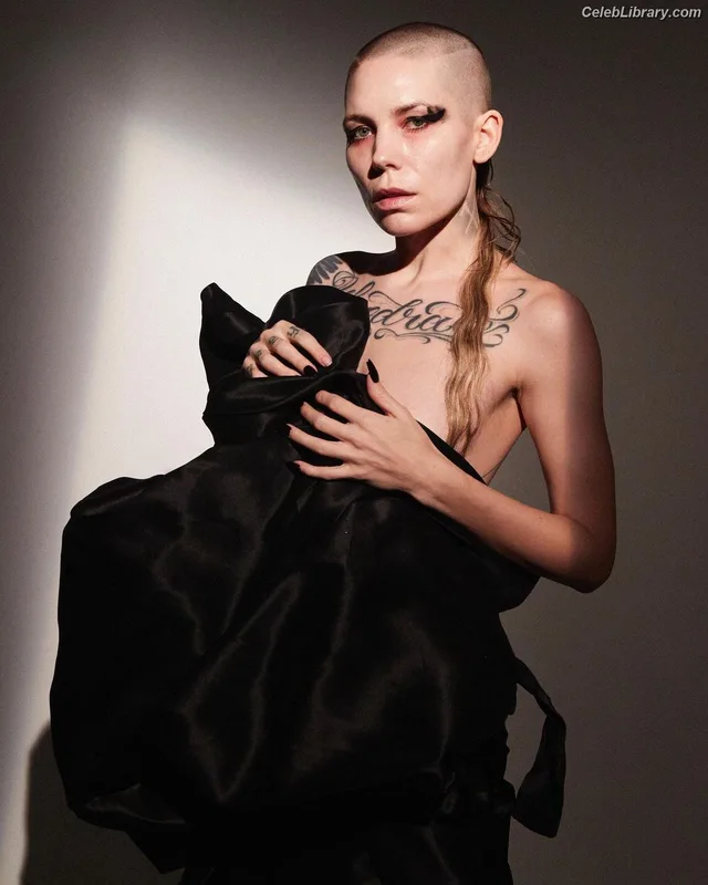 Skylar Grey photo 8 of 94