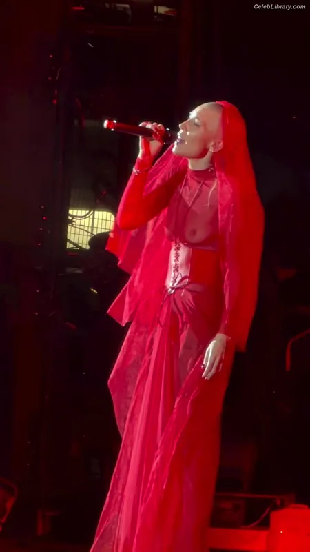Skylar Grey photo 1 of 94