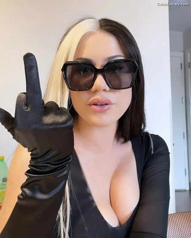 Slayyyter photo 16 of 166