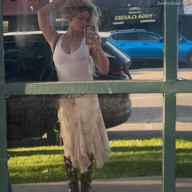 Slayyyter photo 1 of 166