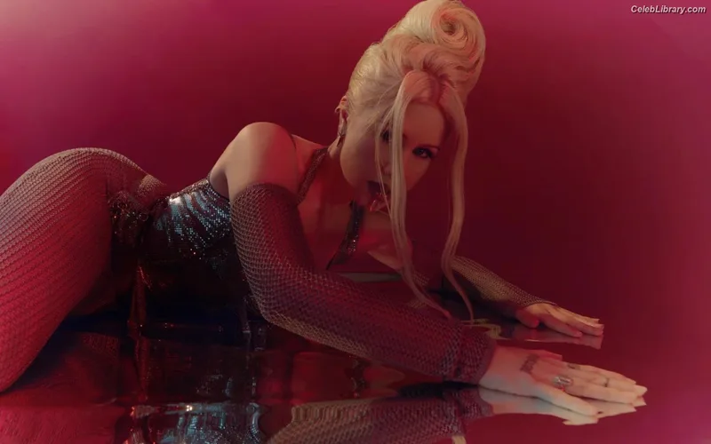 Slayyyter photo 11 of 166
