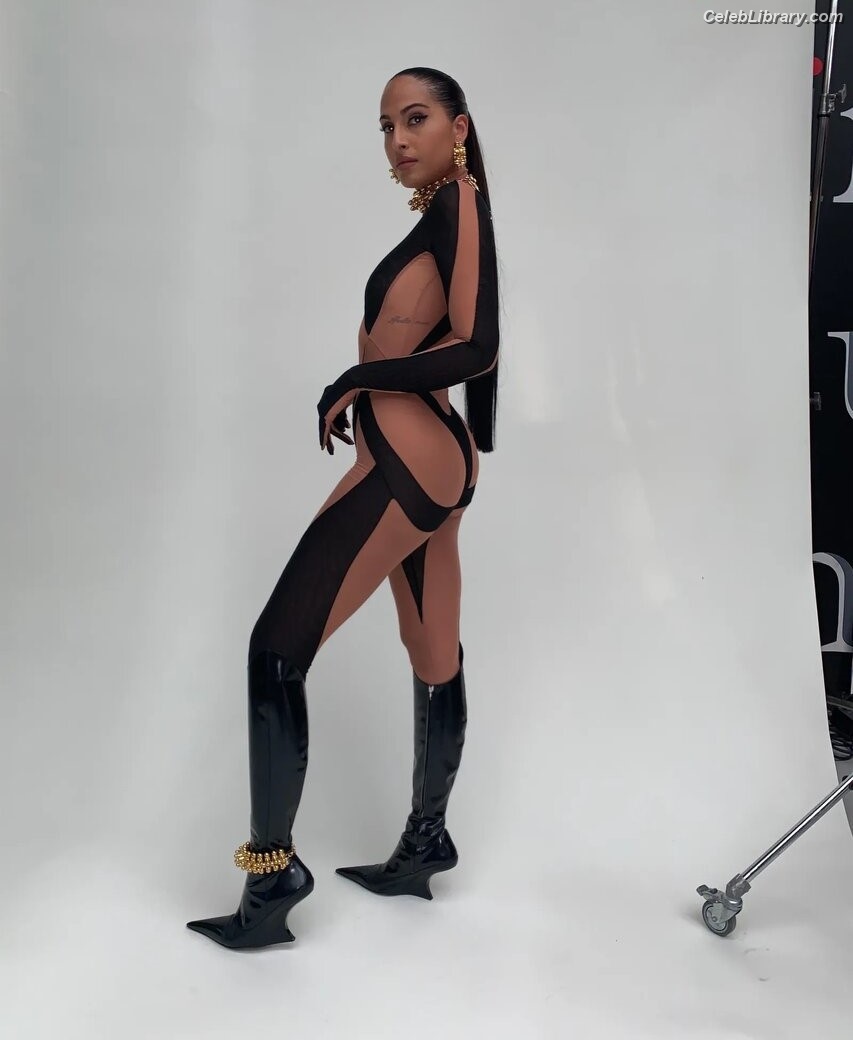 Snoh Aalegra photo 8 of 24