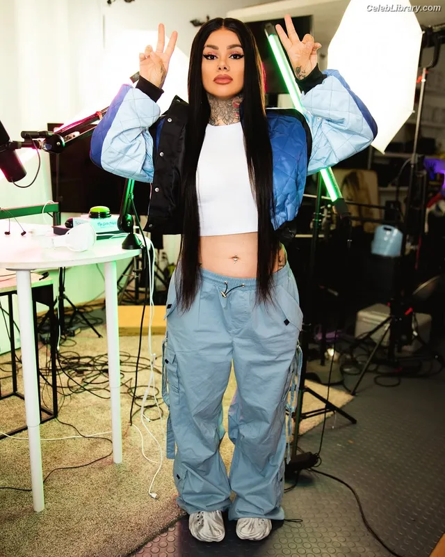 Snow Tha Product photo 8 of 51
