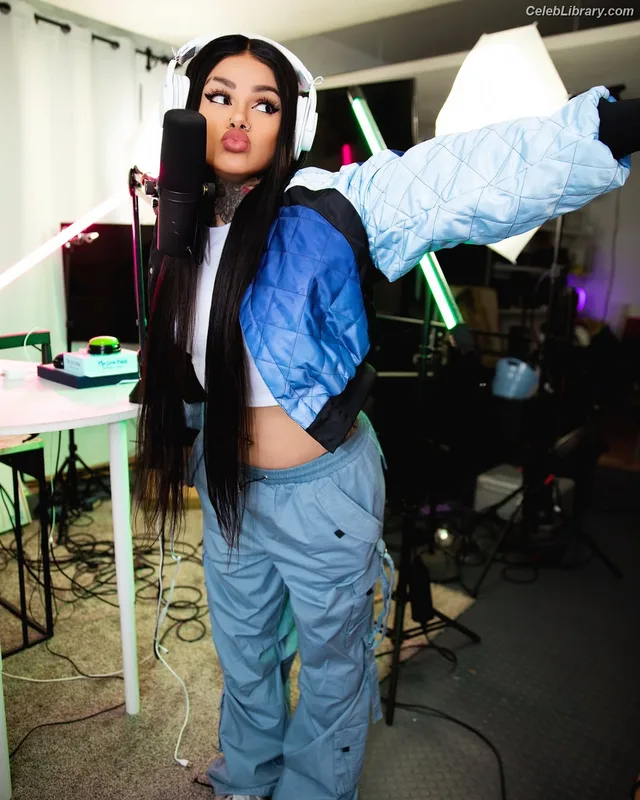 Snow Tha Product photo 9 of 51
