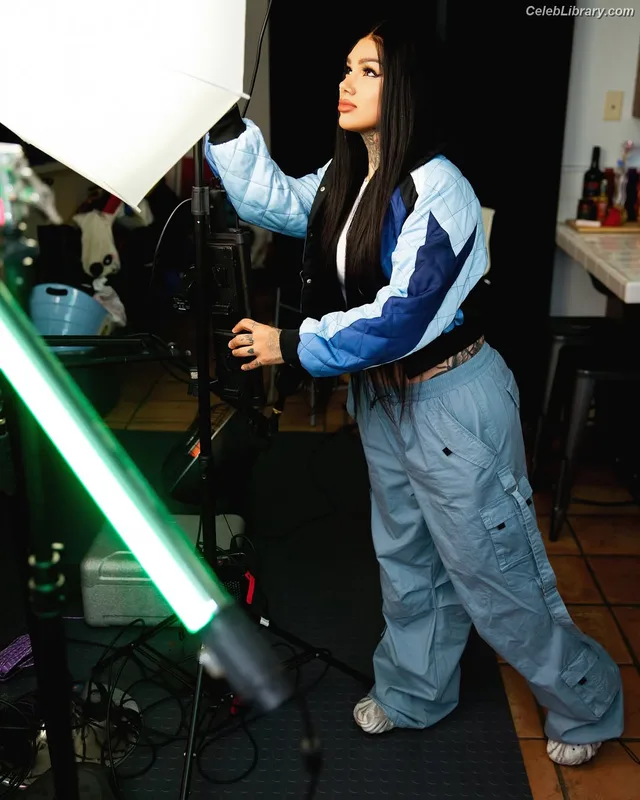 Snow Tha Product photo 10 of 51