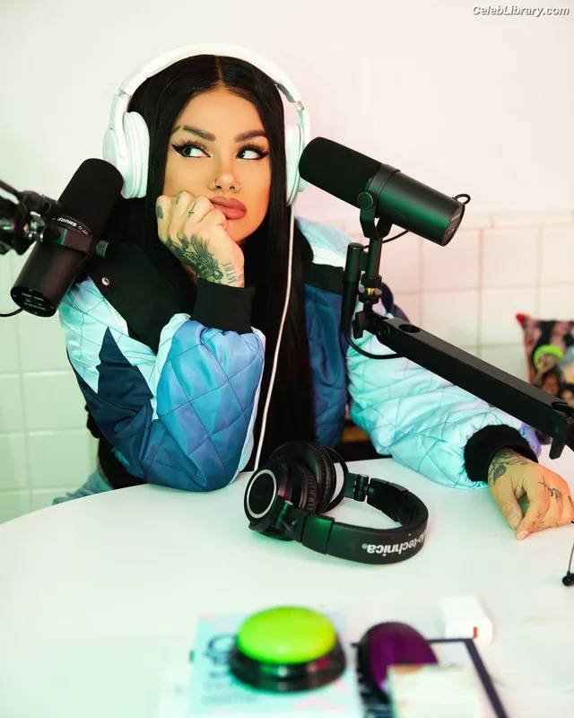 Snow Tha Product photo 16 of 51