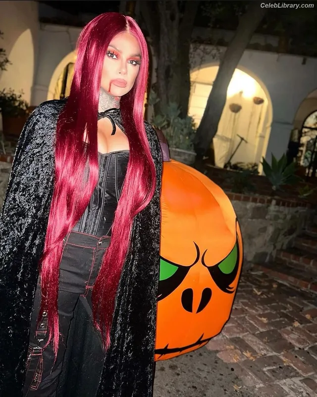 Snow Tha Product photo 19 of 51