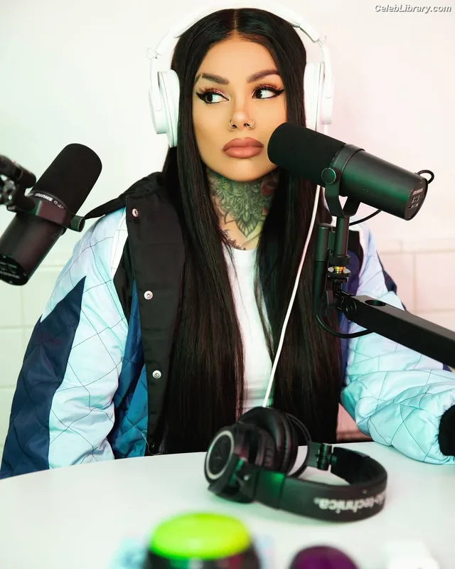 Snow Tha Product photo 23 of 51