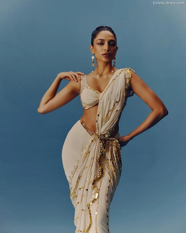Sobhita Dhulipala photo 4 of 104