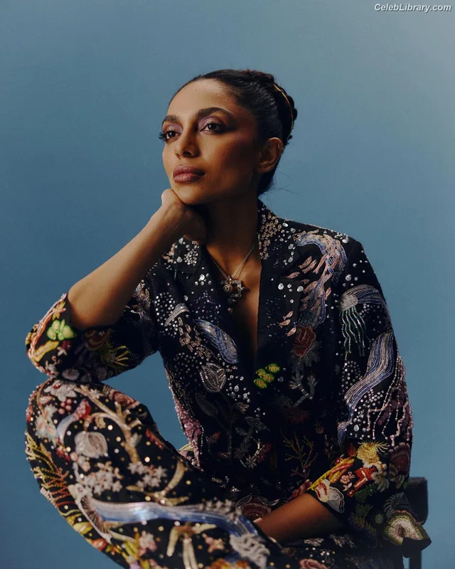 Sobhita Dhulipala photo 11 of 104