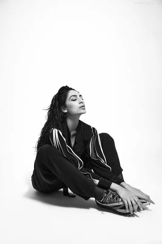 Sobhita Dhulipala photo 2 of 104