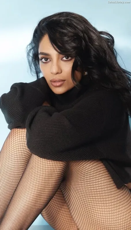 Sobhita Dhulipala photo 10 of 104