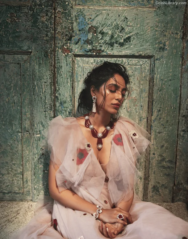 Sobhita Dhulipala photo 11 of 104