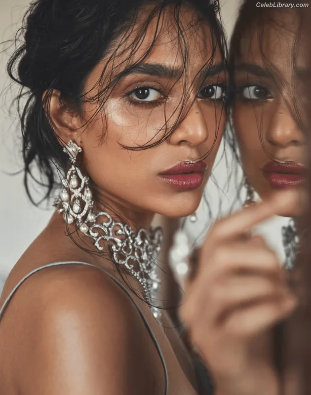 Sobhita Dhulipala photo 12 of 104