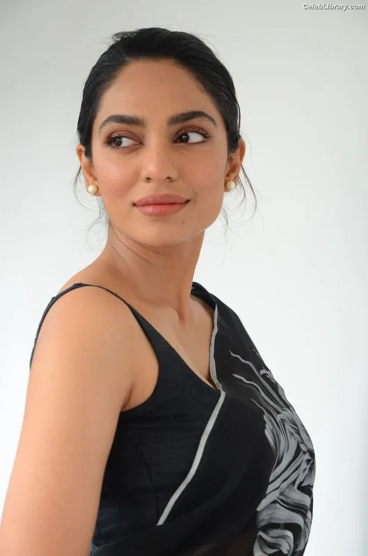 Sobhita Dhulipala photo 19 of 104