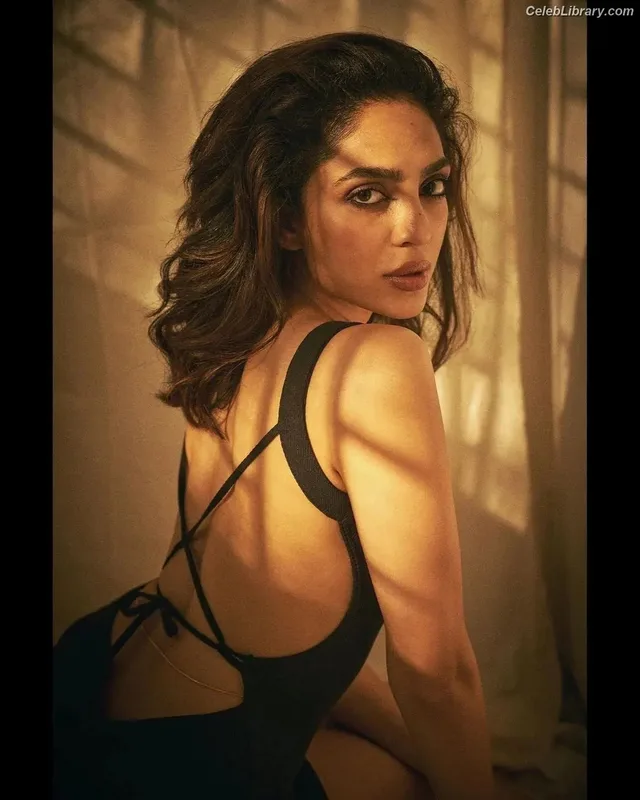 Sobhita Dhulipala photo 23 of 104