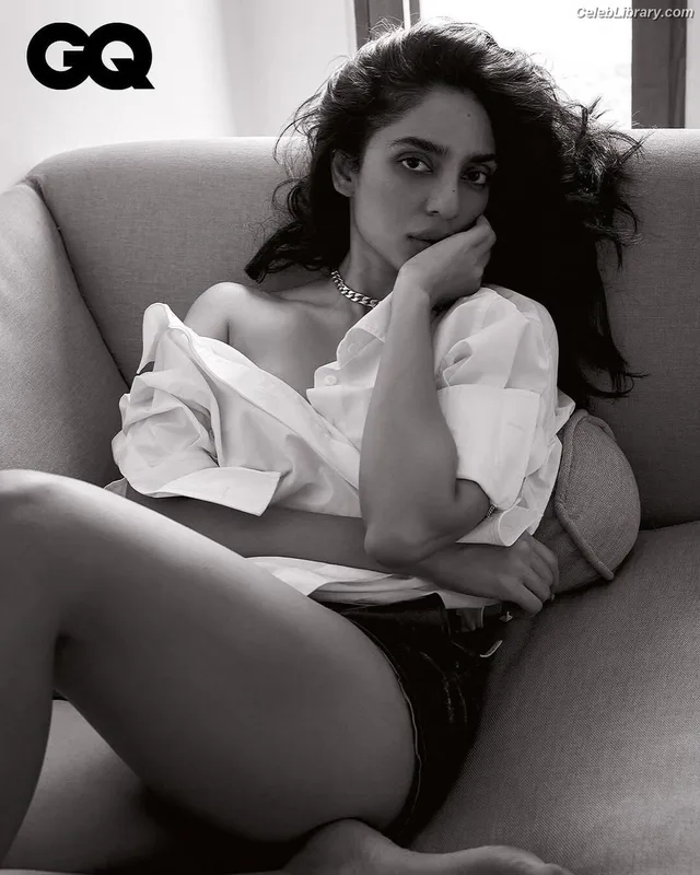 Sobhita Dhulipala photo 4 of 104