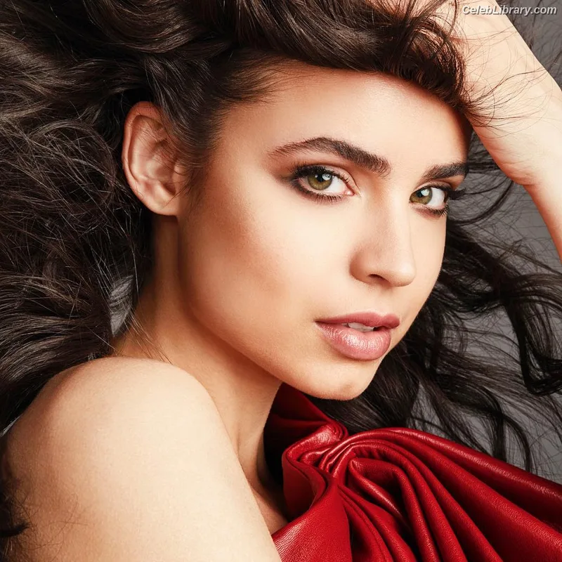 Sofia Carson photo 5 of 139