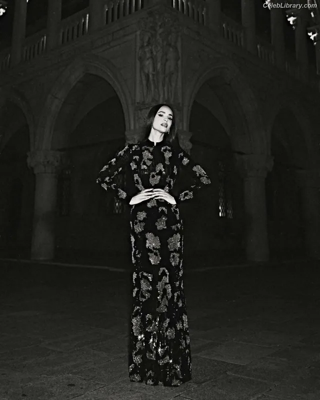 Sofia Carson photo 15 of 139