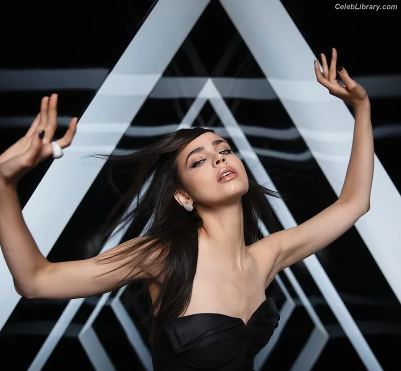 Sofia Carson photo 21 of 139