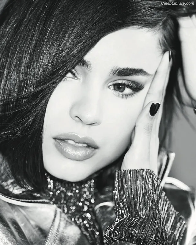 Sofia Carson photo 2 of 139