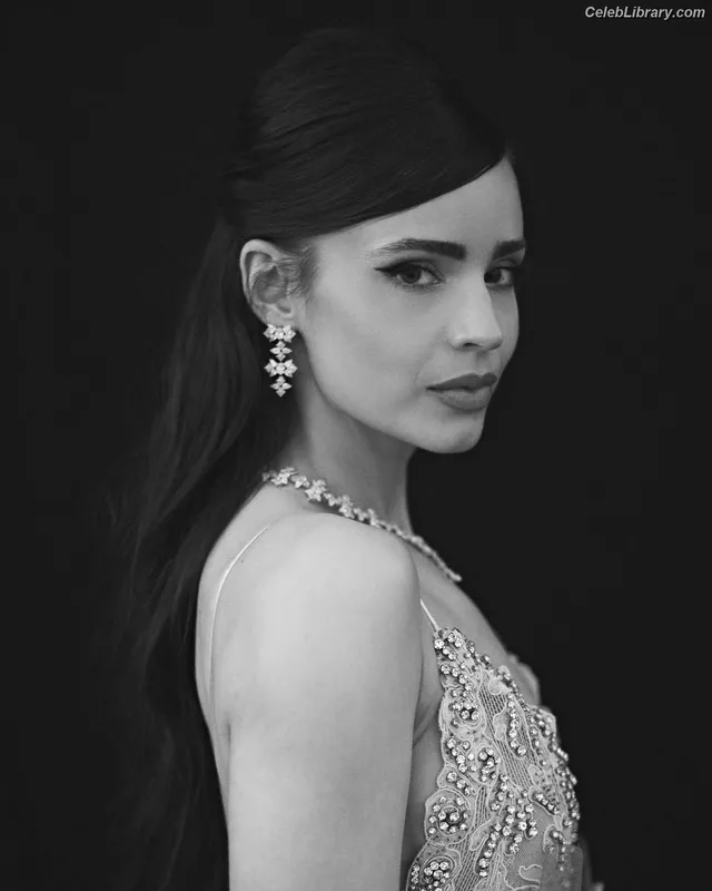 Sofia Carson photo 18 of 139