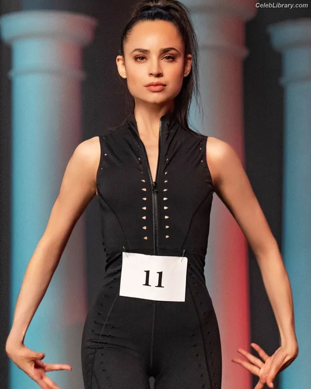 Sofia Carson photo 24 of 139