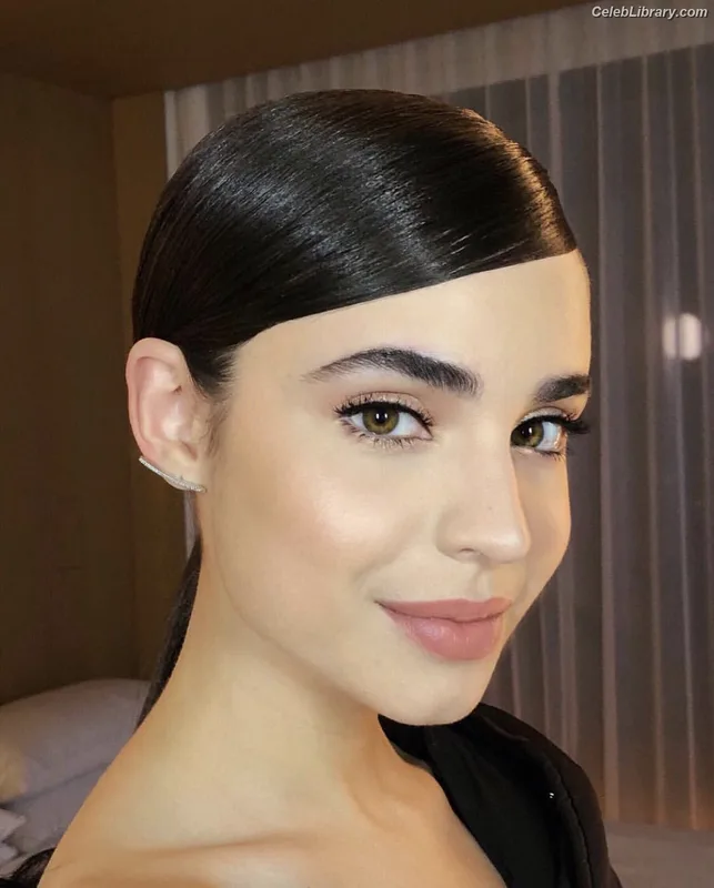 Sofia Carson photo 4 of 139
