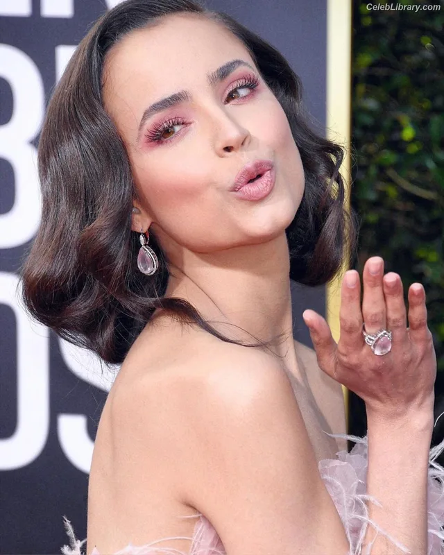 Sofia Carson photo 12 of 139