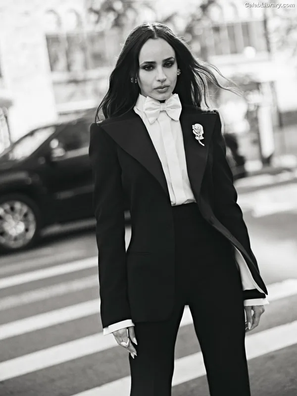 Sofia Carson photo 4 of 139