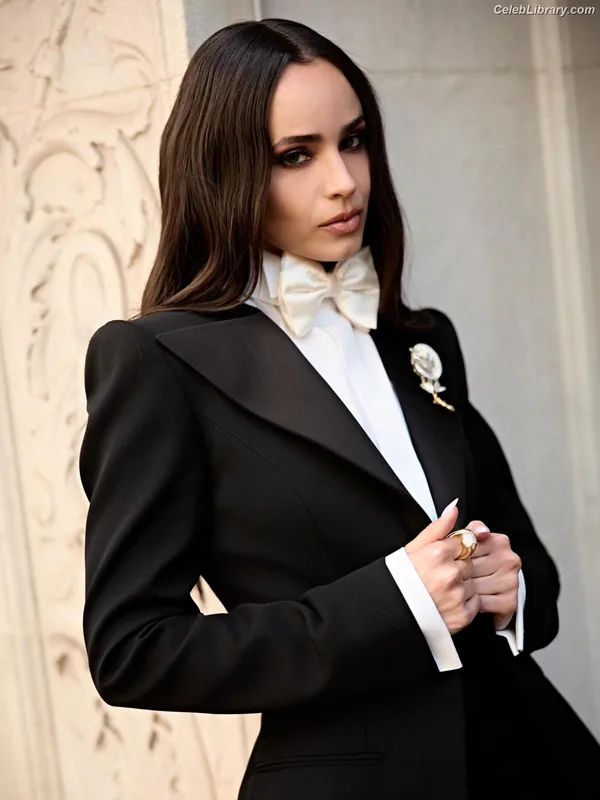 Sofia Carson photo 5 of 139