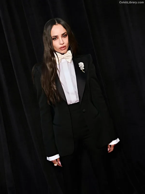 Sofia Carson photo 8 of 139