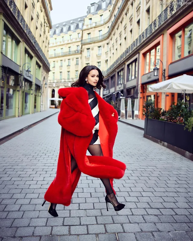 Sofia Carson photo 17 of 139